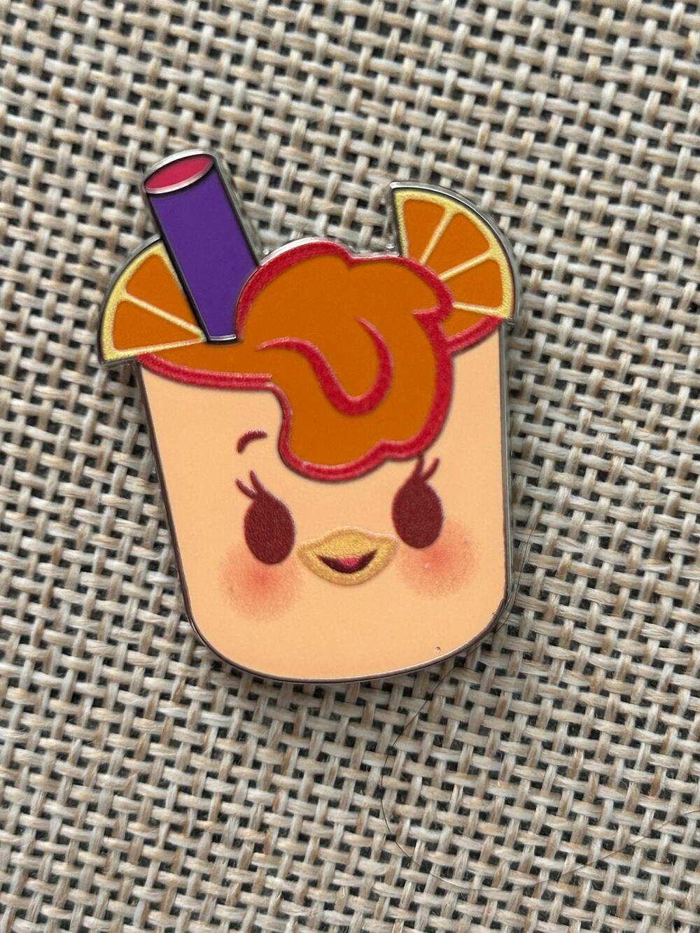 Disney Munchlings Pin Gosalyn Mallard Darkwing Duck Fresh Orange Juice Series 4